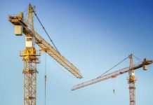 Kran pao na kuću u Nišu