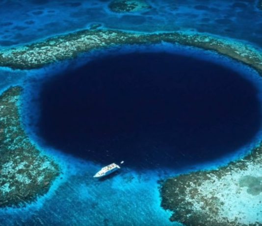 Misterija najdublje plave rupe