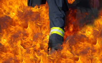 Veliki požar u Hrvatskoj u skladištu opasnih materija