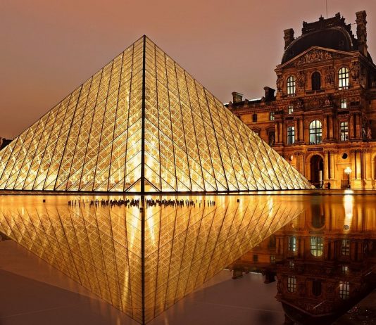 Zatvoren Luvr, zaposleni u muzeju stupili u štrajk