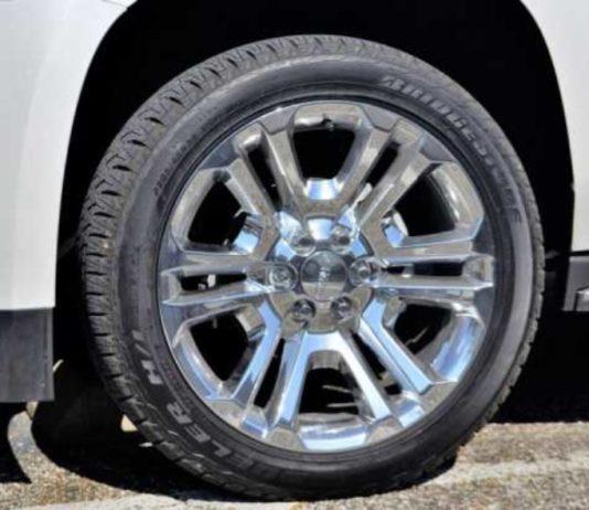 Zašto neki automobili imaju četiri šrafa na točku, a drugi pet ili više?