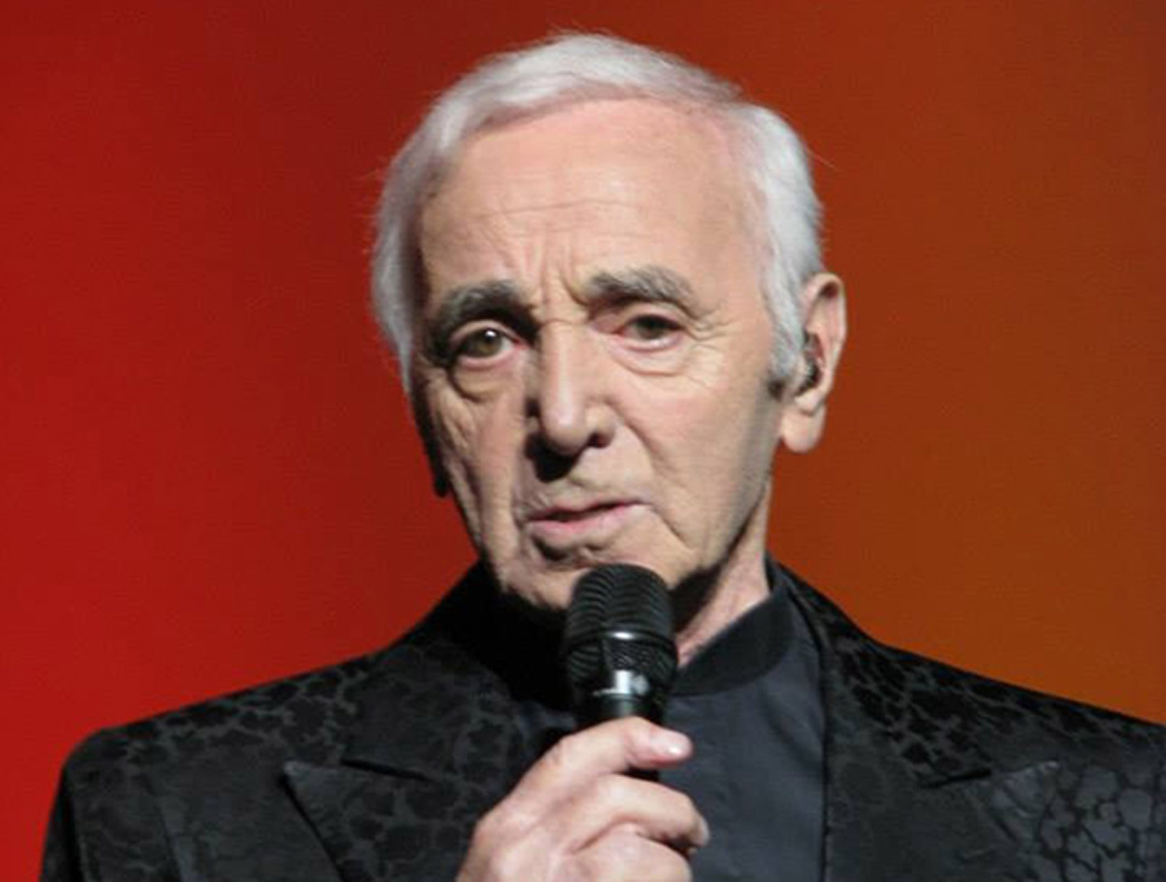 известный французский шансонье. азнавур молодой. известный французский шансонье. миша азнавур. известный французский шансонье.