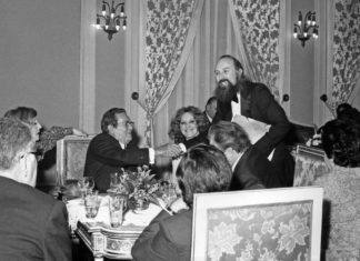 Kako smo zabavljali Tita (4): Zašto majmun pije pivo?