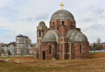 Čuveni advokat poziva na rušenje Hrama Hrista Spasa u Prištini