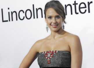 Muža se odrekla lako, ali seksi bikinija i mlađeg dečka ne (FOTO)