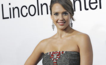 Muža se odrekla lako, ali seksi bikinija i mlađeg dečka ne (FOTO)