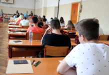 Pao plafon u školi u Nišu