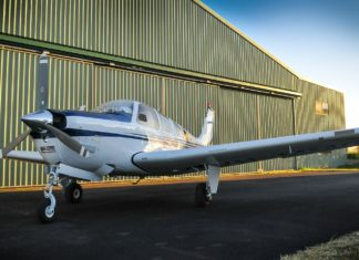 Pogledajte kako avion sleće na automobil (VIDEO)