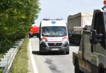 Sudar kamiona i automobila na novom Obrenovačkom putu