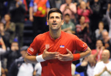 Nole ispao šmeker, sa muzičarima na parkingu otpevao čuveni hit Marinka Rokvića (VIDEO)