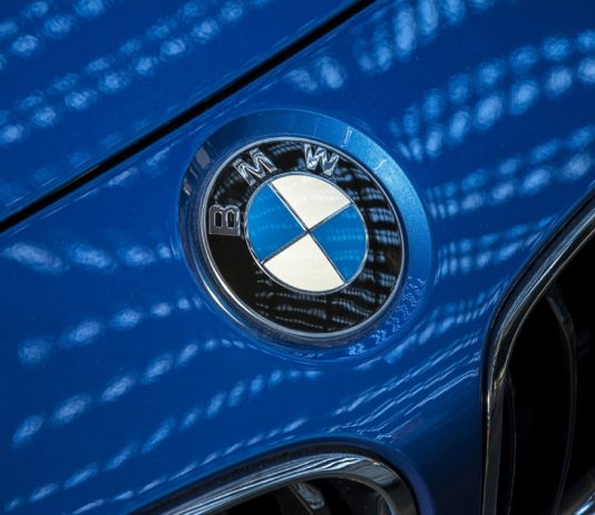 BMW morao da oslabi V8 u novom M5