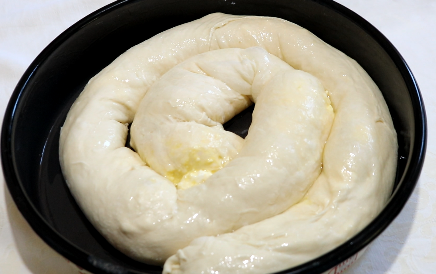 Bakina kuhinja Kako najlakše razvući domaće kore za pitu sa sirom