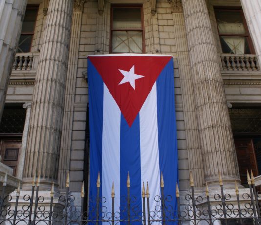 Tramp spominje mogućnost „prijateljskog preuzimanja“ Kube