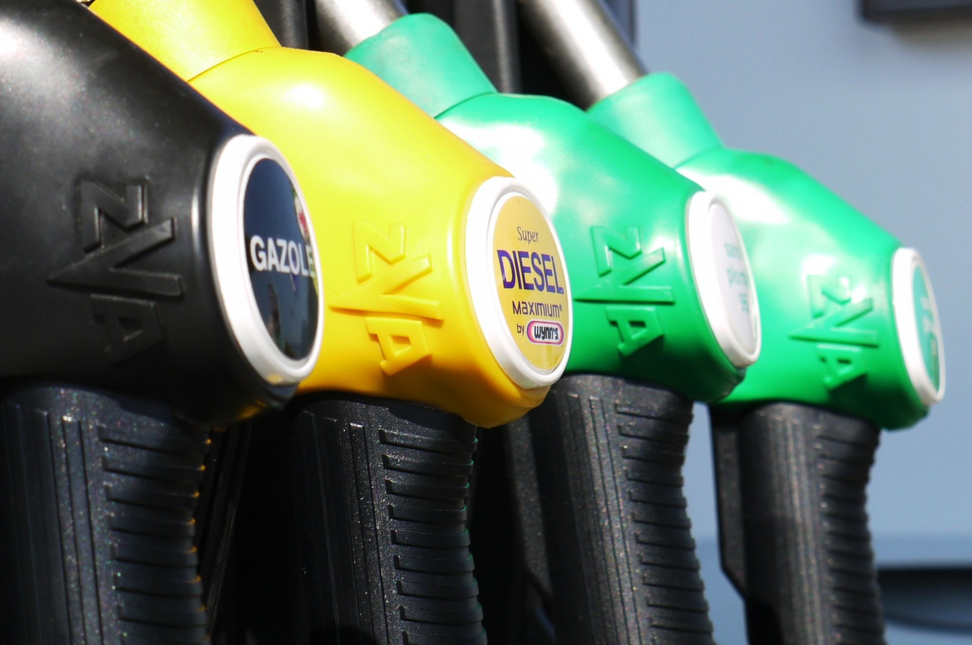 Objavljene nove cene goriva – benzin jeftiniji za tri dinara, dizel za dinar i po