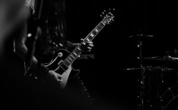 Polu Makartniju vraćena ukradena bas gitara posle više od 50 godina