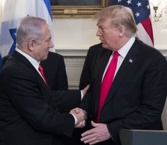 “Njujork tajms”: Izrael moli Trampa da ne napada Iran