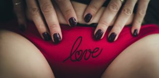 Omiljena boja donjeg veša otkriva karakter žene: Strastvena, odana, ljubomorna…