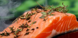 Losos ili piletina: Šta je zdravije za srce i mišiće?