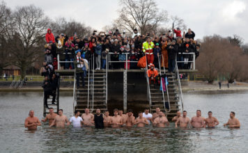 Drugi put nakon 70 godina za Časni krst plivalo se i u Dalmaciji