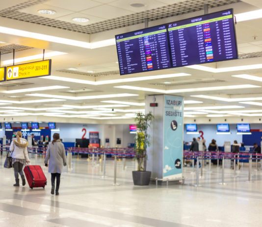 Avion sa srpskim državljanima evakuisanim iz Izraela poleteo ka Beogradu