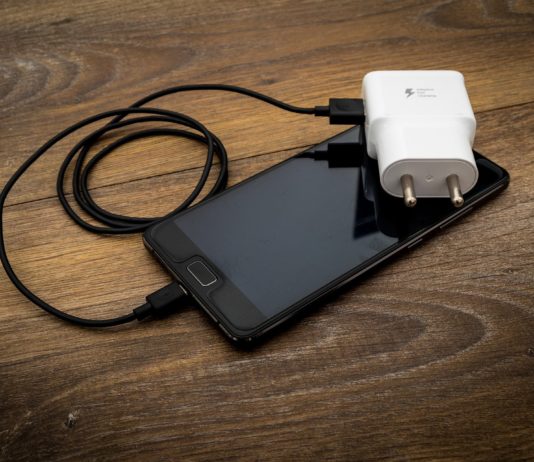 Isključujte ovaj uređaj iz struje tokom noći