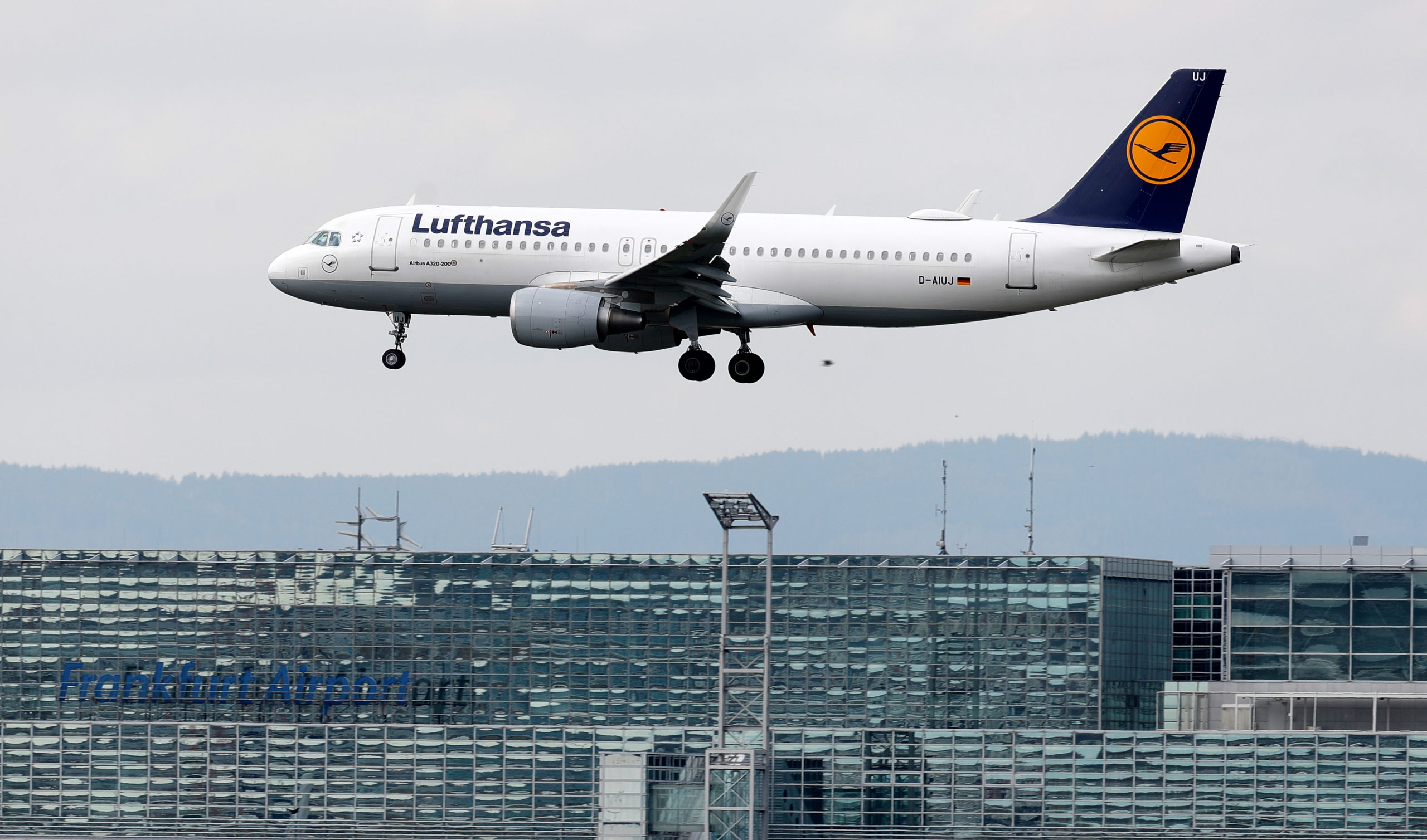 „Lufthanza“ pred bankrotom?
