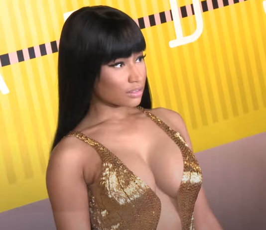 Niki Minaž zbog teškog blama morala da preduzme drastičan korak (FOTO, VIDEO)