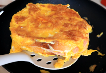 Domaći pita hleb sa kombinacijom belog i integralnog brašna