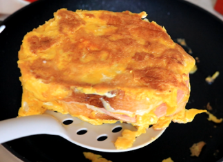 Domaći pita hleb sa kombinacijom belog i integralnog brašna