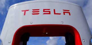 Teslini superpunjači rade i na struju koju proizvode dizel generatori