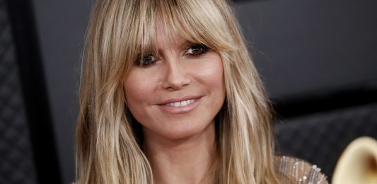 Umesto snega i kaputa – toples i plaža: S mužem se provodi kao nikad u životu (FOTO)