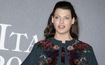 Slavna manekenka otkrila da se bori sa opakom bolešću