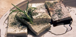 Hrskavi tofu u padradajz sosu