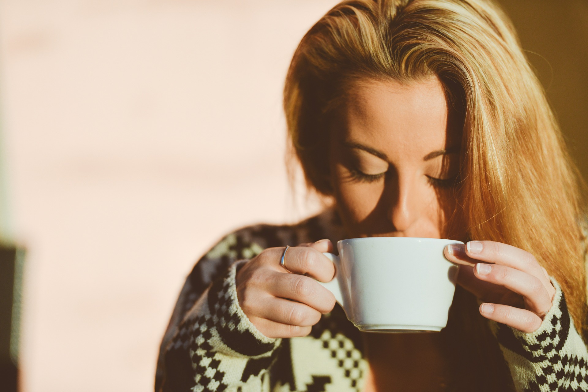 Perché non dovresti bere il caffè a stomaco vuoto?