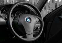 BMW želi da izjednači prodaju električnih i benzinskih automobila