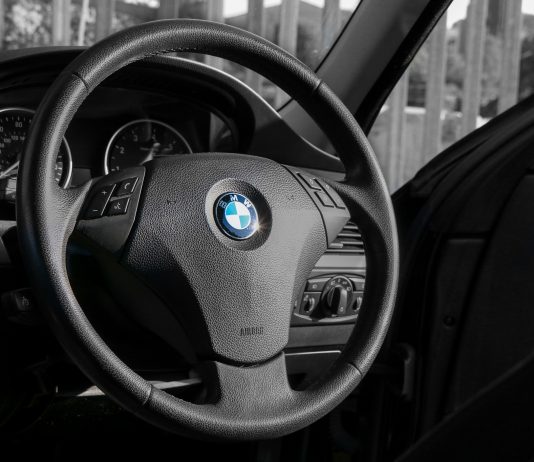 BMW želi da izjednači prodaju električnih i benzinskih automobila