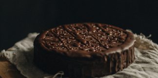 Ovo je najsočniji čokoladni kolač koji ćete ikad probati