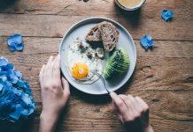 Jutarnja navika koja doprinosi povišenom holesterolu