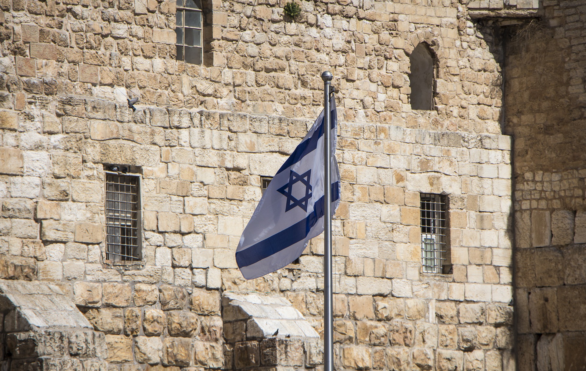 Izrael zamrzava palestinska poreska sredstva, koja će držati treća zemlja