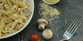 Kremasta pasta sa pistaćima i belim lukom