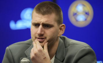 Restoran brze hrane “juri” Jokića – stigao urnebesan odgovor (FOTO)