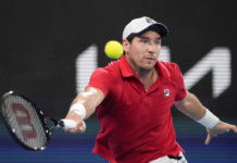 Srbi „polovični“ na Božić: Lajović pobedio, Loli malo set lopta