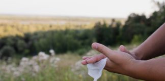 Šta zaista znači kad vas zasvrbi levi dlan