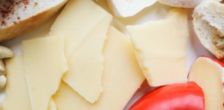 Svi ga kupuju kao sir a nije – Evo kako da prepoznate “lažni sir”