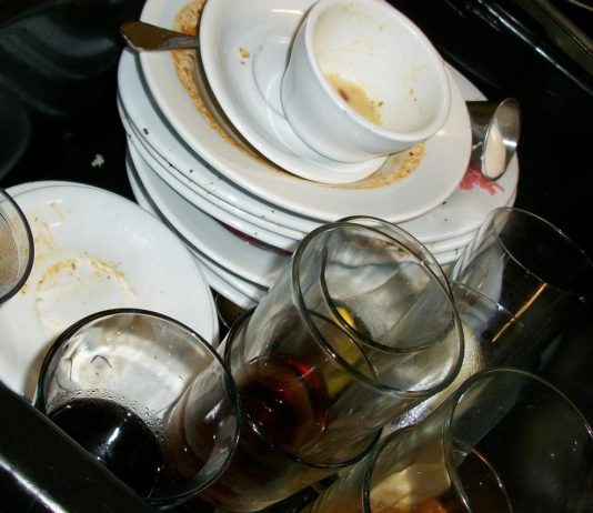 Kako se pravilno slaže escajg u mašinu za sudove?