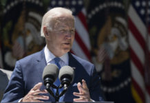 “Kugla za rušenje demokratije”: Bajden udario na Trampa