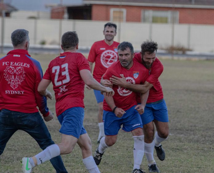 Aleksandar Veselinović sa saigračima nakon pobedonosnog gola