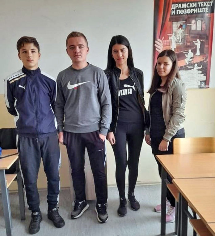 Mladi stipendisti: Ognjen Bojić, Jelena Micić, Hristina Šavelić i Stefan Nakalamić