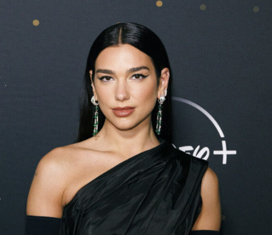 Dua Lipa u nikad kraćoj haljini (FOTO)