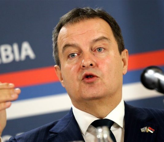 Dačić: Uhapšen američki državljanin u centru Beograda, nosio pištolj s mecima